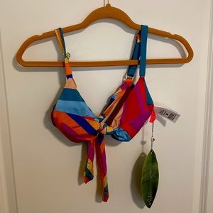 NWT Farm Rio reversible bikini top. Sz. M
